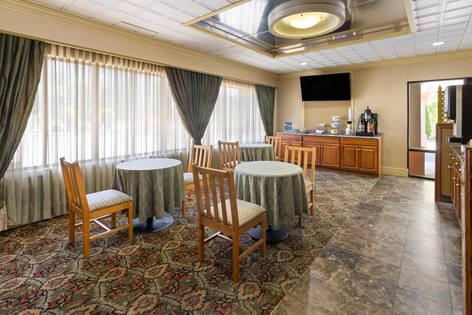 Inn At Atlantic City Hotel & Banquet Galloway Esterno foto